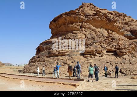 Turisti al monte Umm Sinman in Arabia Saudita Foto Stock