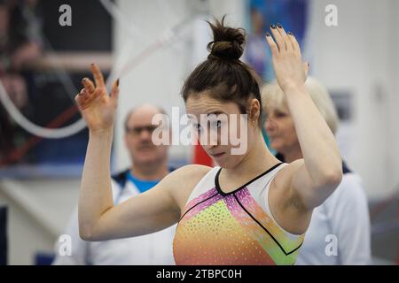 Gent, Belgio. 8 dicembre 2023. Belga Nina Derwael nella foto durante una sessione di allenamento delle ginnaste belghe, a Gent, venerdì 08 dicembre 2023. Recentemente, la federazione ha nominato Koch come nuovo allenatore della squadra di ginnastica belga. BELGA PHOTO KURT DESPLENTER Credit: Belga News Agency/Alamy Live News Foto Stock