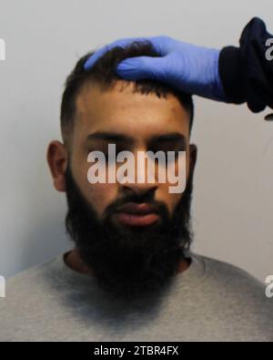 Foto della dispensa non datata rilasciata dalla polizia metropolitana di Mohamed Rahman condannato a vita con un periodo minimo di 20 anni a Kingston Crown Court, Londra, per il tentato omicidio di un agente di polizia, e GBH con intenzione contro un secondo ufficiale mentre pugnalava due agenti di polizia a Leicester Square nel settembre 2022, dopo essere stato avvicinato da loro per una rapina. data di emissione: venerdì 8 dicembre 2023. Foto Stock