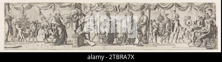 Composizione di figure simili a un fregio che camminano accanto a tende drappeggiate: a sinistra i satiri e i bambini portano una statua di Bacco su una lettiera dietro un vecchio (Sileno?), al centro due satiri a letto si avvicinano a un prete, a destra Apollo solleva una tazza accanto ai satiri seduti a una tavola rotonda 2012 di Pierre Brebiette Foto Stock