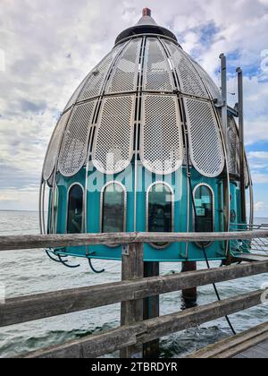 Germania, Meclemburgo-Vorpommern, penisola Fischland-Darß-Zingst, funivia subacquea alla fine del molo di Zingst Foto Stock