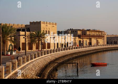 Area storica di al Shindagha all'alba, Dubai, Emirati Arabi Uniti. Foto Stock