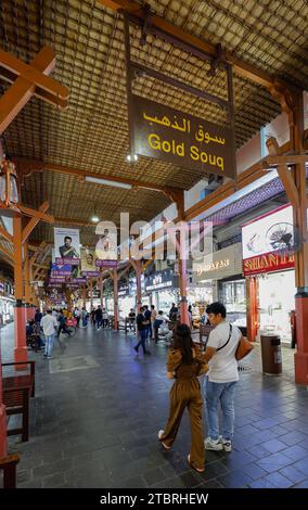 All'interno del Gold Souq di Deira, Dubai, Emirati Arabi Uniti Foto Stock