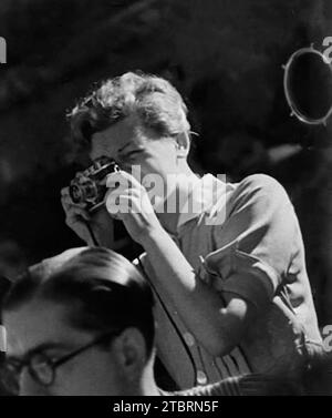 Gerda Taro. Fotografia del fotografo di guerra tedesco, Gerta Pohorylle (1910-1937) in Spagna, luglio 1937 Foto Stock