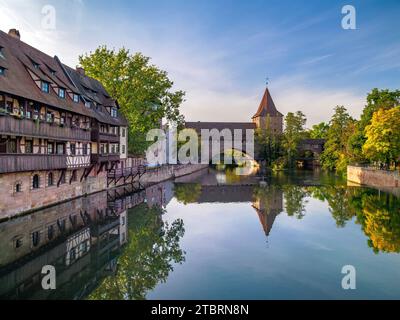 Vecchie case sulla Torre Pegnitz, Fronveste e Schlayer, Norimberga, Franconia media, Baviera, Germania, Europa Foto Stock