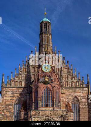 Chiesa di nostra Signora sulla piazza principale del mercato di Norimberga, Franconia centrale, Franconia, Baviera, Germania, Europa Foto Stock