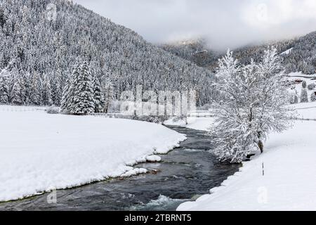 Pascoli innevati a Santa Gertrude, Europa, Italia, Trentino alto Adige, provincia di Bolzano, Santa Gertrude Foto Stock