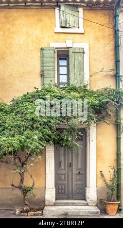 Facciata della casa ad Armissan. Foto Stock