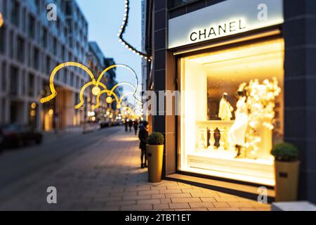 Neuer Wall, strada dello shopping di lusso in vista del Natale, Amburgo, Germania Foto Stock