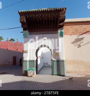 Ingresso a un santuario a Marrakech, alias Marrakech, Marocco, 8 dicembre 2023 Foto Stock