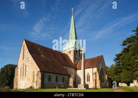 Inghilterra, West Sussex, Harting, Vista esterna della Chiesa Parrocchiale di Santa Maria e San Gabriele Foto Stock
