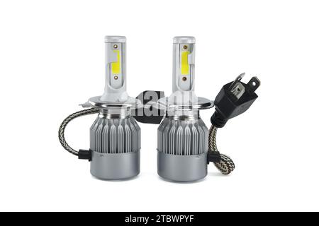 Illuminazione a LED H4 per auto e lampade alogene isolate su bianco sfondo Foto Stock