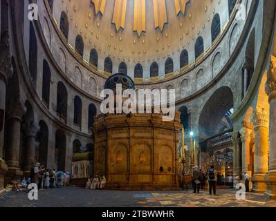 Una foto panoramica della Tomba di Cristo, all'interno della Chiesa del Santo Sepolcro Foto Stock