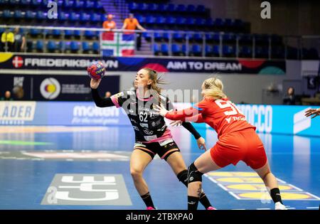 Frederikshavn, Danimarca. 8 dicembre 2023. Paula Arcos (62) è stata vista durante la partita IHF World Handball Championship 2023 tra Repubblica Ceca e Spagna all'Arena Nord di Frederikshavn. (Foto: Gonzales Photo/Alamy Live News Foto Stock