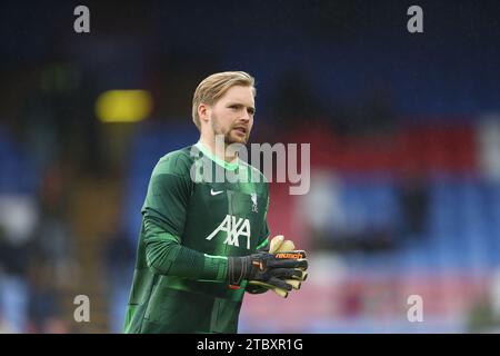 Selhurst Park, Selhurst, Londra, Regno Unito. 9 dicembre 2023. Premier League Football, Crystal Palace contro Liverpool; il portiere Caoimhin Kelleher del Liverpool si riscalda prima del calcio d'inizio. Credito: Action Plus Sports/Alamy Live News Foto Stock