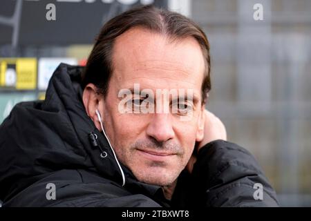 Sandhausen, Deutschland. 9 dicembre 2023. Rüdiger Rehm (Trainer, Cheftrainer, SVWM), Einzelbild, Einzelfoto, Aktion, Action, 09.12.2023, Sandhausen (Deutschland), Fussball, 3) LIGA, SV SANDHAUSEN - SV WALDHOF MANNHEIM, DFB/DFL VIETA L'USO DI FOTOGRAFIE COME SEQUENZE DI IMMAGINI E/O QUASI-VIDEO. Credito: dpa/Alamy Live News Foto Stock