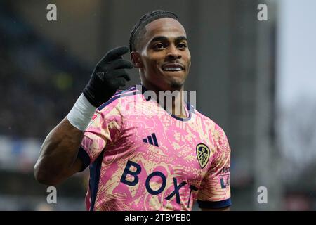 Crysencio Summerville #10 del Leeds United festeggia il punteggio per arrivare a 0-2 durante la partita del campionato Sky Bet Blackburn Rovers vs Leeds United a Ewood Park, Blackburn, Regno Unito, 9 dicembre 2023 (foto di Steve Flynn/News Images) Foto Stock