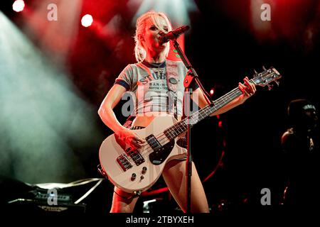 Italia 8 dicembre 2023 Wargasm - Sam Matlock e Rachel Hastings 'Milkie Way' - live al Fabrique di Milano © Andrea Ripamonti / Alamy Foto Stock