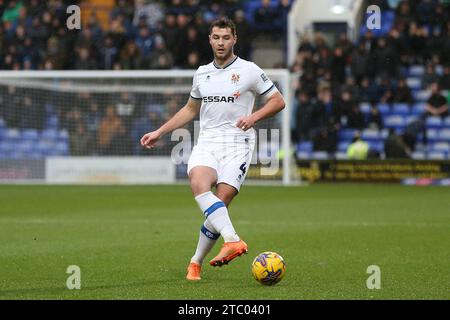 Birkenhead, Regno Unito. 9 dicembre 2023. Brad Walker dei Tranmere Rovers in azione. EFL Skybet Football League Two match, Tranmere Rovers contro Newport County a Prenton Park, Birkenhead, Wirral sabato 9 dicembre 2023. Questa immagine può essere utilizzata solo per scopi editoriali. Solo per uso editoriale, .pic di Chris Stading/ Credit: Andrew Orchard fotografia sportiva/Alamy Live News Foto Stock