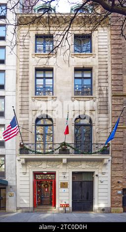 La Scuola d'Italia Guglielmo Marconi occupa il punto di riferimento di New York Robert L. Livingston House al 12 East 96th Street nell'Upper East Side di Manhattan. Foto Stock