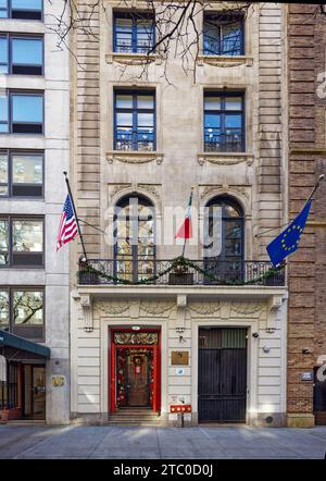 La Scuola d'Italia Guglielmo Marconi occupa il punto di riferimento di New York Robert L. Livingston House al 12 East 96th Street nell'Upper East Side di Manhattan. Foto Stock