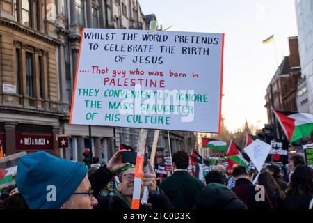Londra, Regno Unito. 9 dicembre 2023. Protesta pro-palestinese nel centro di Londra credito: Sinai Noor / Alamy Live News Foto Stock