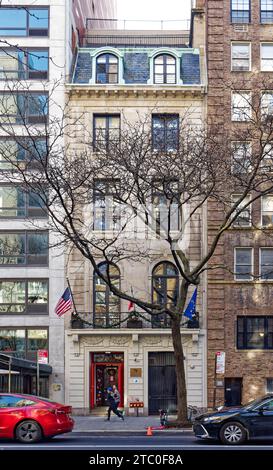 La Scuola d'Italia Guglielmo Marconi occupa il punto di riferimento di New York Robert L. Livingston House al 12 East 96th Street nell'Upper East Side di Manhattan. Foto Stock