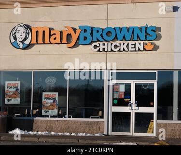 Insegna e logo del negozio del fast food Mary Brown's Chicken Foto Stock