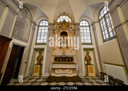 Genova - 30 luglio 2022: San Filippo Neri è una chiesa barocca situata in via Lomellini, nel centro di Genova. Foto Stock