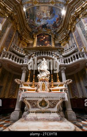 Genova - 30 luglio 2022: San Filippo Neri è una chiesa barocca situata in via Lomellini, nel centro di Genova. Foto Stock