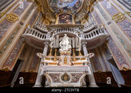 Genova - 30 luglio 2022: San Filippo Neri è una chiesa barocca situata in via Lomellini, nel centro di Genova. Foto Stock