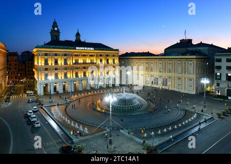 Genova, Italia - 30 luglio 2022: Piazza De Ferrari, piazza principale di Genova. Foto Stock