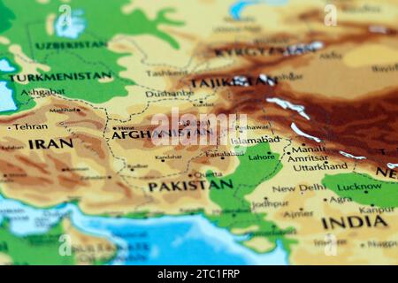 mappa mondiale del continente asiatico, india, iran, pakistan, afghanistan, teheran, kabul, paesi di islamabad in primo piano Foto Stock