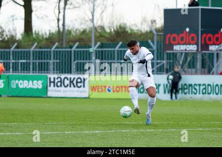 Rödinghausen, Deutschland 09. Dicembre 2023: Regionalliga West - 2023/2024 - SV Rödinghausen vs. 1 FC. Bocholt Im Bild: Malek Fakhro (Bocholt) Foto Stock