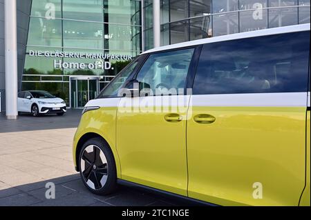 La fabbrica trasparente Volkswagen a Dresda, Sassonia, Germania Foto Stock