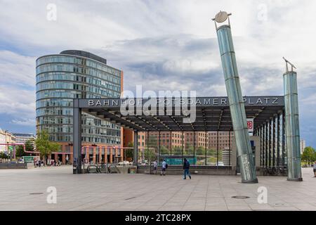 Berlino, Germania - 24 luglio 2023: Edificio della stazione Potsdamer Platz di Berlino in Germania Europa. Foto Stock