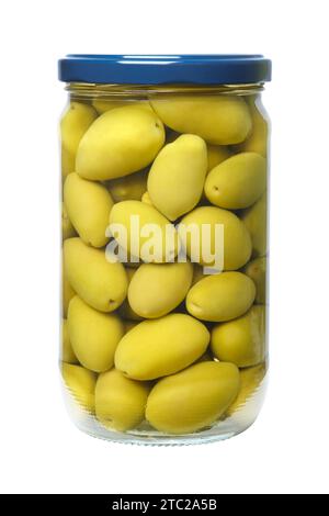 Vaso di vetro di olive in scatola marinate, isolato su bianco. Foto Stock