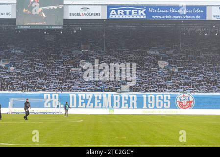 Rostock, Deutschland 10. Dicembre 2023: 2. BL - 2023/2024 - FC Hansa Rostock vs. FC Schalke 04 IM Bild: /// le normative DFL vietano qualsiasi uso di fotografie come sequenze di immagini e/o quasi-video. /// Foto Stock