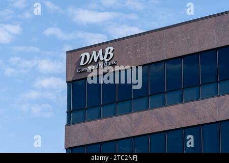 Edificio per uffici della DMB Community Bank presso Terrace CT a Madison, Wisconsin, Stati Uniti Foto Stock