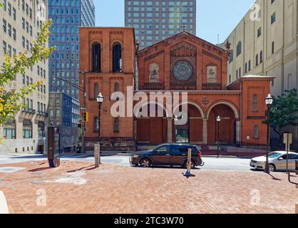 St Chiesa episcopale di Paolo, detta anche Old St La chiesa di Paolo, fu progettata da Richard Upjohn e costruita nel 1856. Sul registro nazionale dei luoghi di interesse storico. Foto Stock