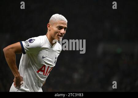 Londra, Regno Unito. 10 dicembre 2023. Richarlison di Tottenham Hotspur guarda. Partita di Premier League, Tottenham Hotspur contro Newcastle Utd allo Stadio Tottenham Hotspur di Londra domenica 10 dicembre 2023. Questa immagine può essere utilizzata solo per scopi editoriali. Foto solo editoriale di Sandra Mailer/Andrew Orchard fotografia sportiva/Alamy Live news credito: Andrew Orchard fotografia sportiva/Alamy Live News Foto Stock