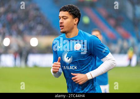 Rostock, Deutschland 10. Dicembre 2023: 2. BL - 2023/2024 - FC Hansa Rostock vs. FC Schalke 04 IM Bild: Jonas David (Hansa Rostock) /// le normative DFL vietano qualsiasi uso di fotografie come sequenze di immagini e/o quasi-video. /// Foto Stock
