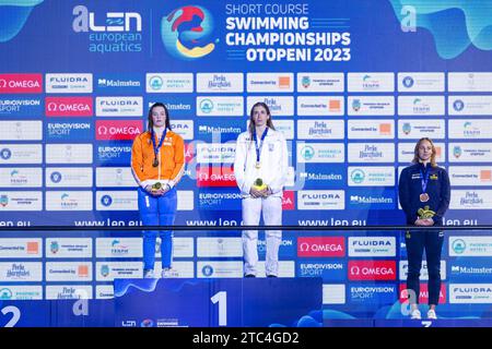 Ntountounaki Anna di Grecia, Giele Tessa dei Paesi Bassi e Junevik Sara di Sweeden durante la cerimonia del podio per la farfalla femminile 50m ai LEN Short Course European Championships 2023 il 10 dicembre 2023 a Otopeni, Romania - foto Mihnea Tatu/LightSpeed Images/DPPI Credit: DPPI Media/Alamy Live News Foto Stock