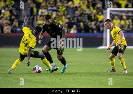 Columbus, Ohio, USA. 9 dicembre 2023. Il centrocampista del Columbus Crew Yaw Yeboah (14) e l'attaccante del LAFC Dénis Bouanga (99). Il Columbus Crew vince la sua terza MLS Cup, sconfiggendo i campioni in carica LAFC 2-1. (Kindell Buchanan/Alamy Live News) Foto Stock
