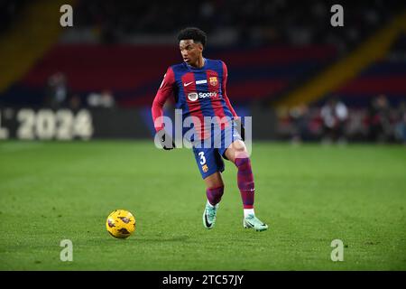 Barcellona, ESP. 10 dicembre 2023. FC BARCELONA vs GIRONA FC 10 dicembre 2023 Alejandro Balde (3) del FC Barcelona durante la partita tra FC Barcelona e Girona FC corrispondente al sedicesimo giorno di la Liga EA Sports allo Stadio Olimpico Lluis Companys di Montjuic a Barcellona, Spagna. Crediti: Rosdemora/Alamy Live News Foto Stock