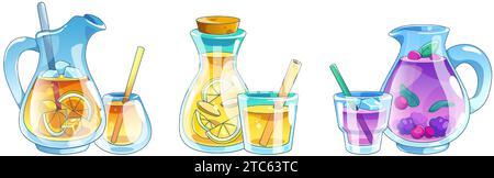 Caraffa in vetro cartoni animati, bottiglia e tazze con cannucce con bevanda rinfrescante a base di limone, arancia e frutti di bosco. Set vettoriale di cocktail estivi o limonata con cubetti di ghiaccio, fette di frutta e foglie di menta. Illustrazione Vettoriale