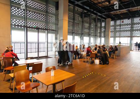 Tate Modern's espresso Bar, Natalie Bell Building, Tate Modern Art Gallery, Londra, Regno Unito Foto Stock
