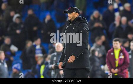 Il manager di Burnley Vincent Kompany durante la partita di Premier League tra Brighton e Hove Albion e Burnley all'American Express Stadium , Brighton , Regno Unito - 9 dicembre 2023 foto Simon Dack / Telephoto Images solo per uso editoriale. Niente merchandising. Per le immagini di calcio si applicano le restrizioni fa e Premier League, incluso l'utilizzo di Internet/dispositivi mobili senza licenza FAPL. Per ulteriori informazioni, contattare Football Dataco Foto Stock