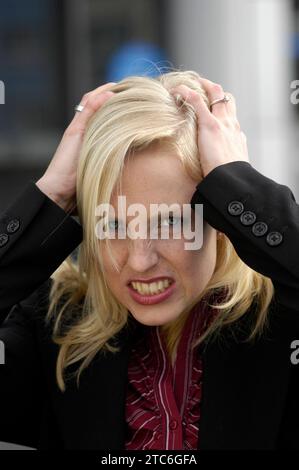 Junge Frau verärgert, Deutschland, BLF *** Young Woman annoyed, Germany, BLF BL74555 Credit: Imago/Alamy Live News Foto Stock