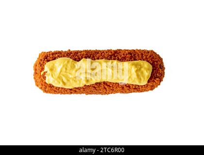 Kroket con senape isolato su uno spuntino veloce fritto in profondità tipico olandese Foto Stock